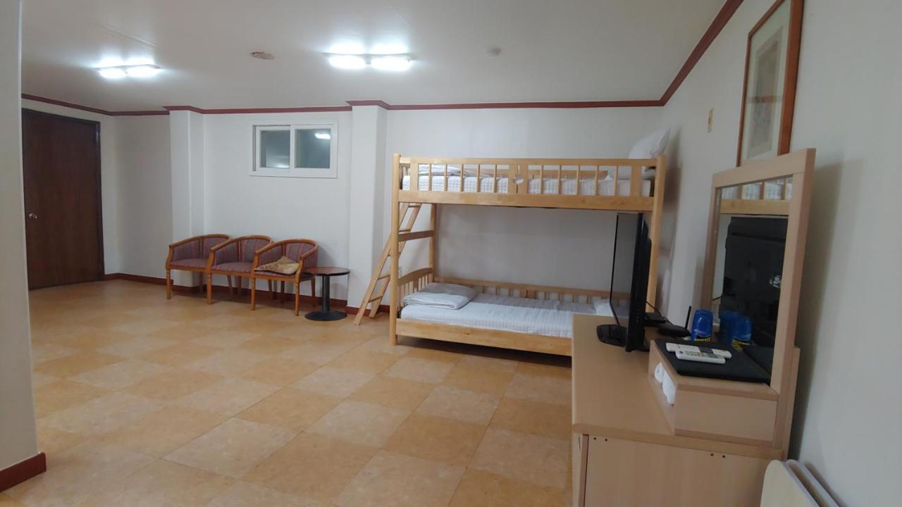 Motel The Red House Sokcho Exterior foto