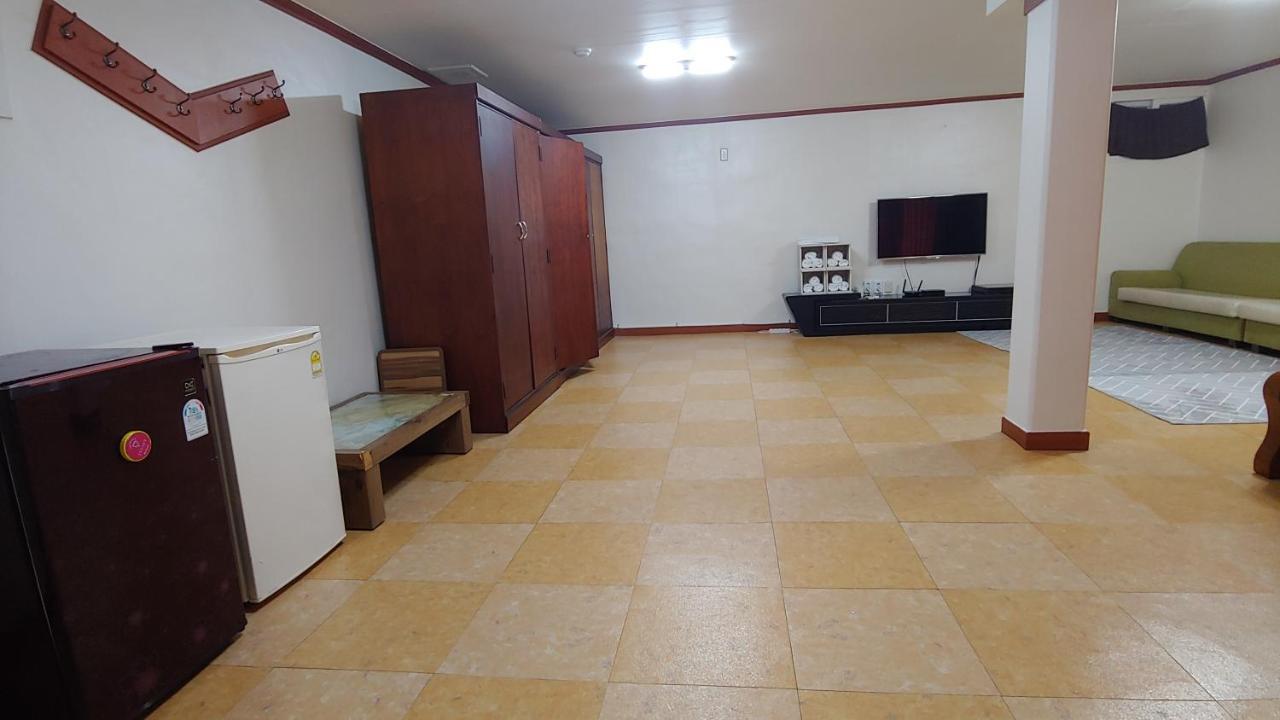 Motel The Red House Sokcho Exterior foto