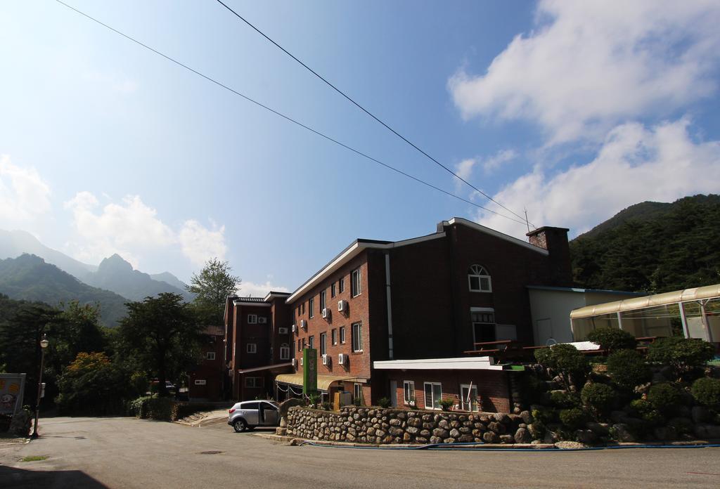 Motel The Red House Sokcho Exterior foto