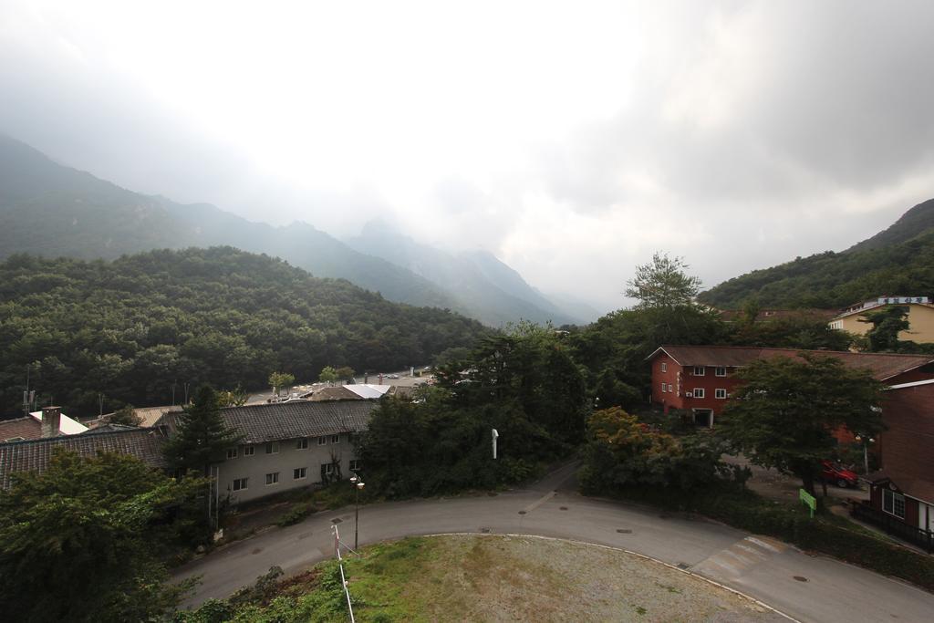 Motel The Red House Sokcho Exterior foto
