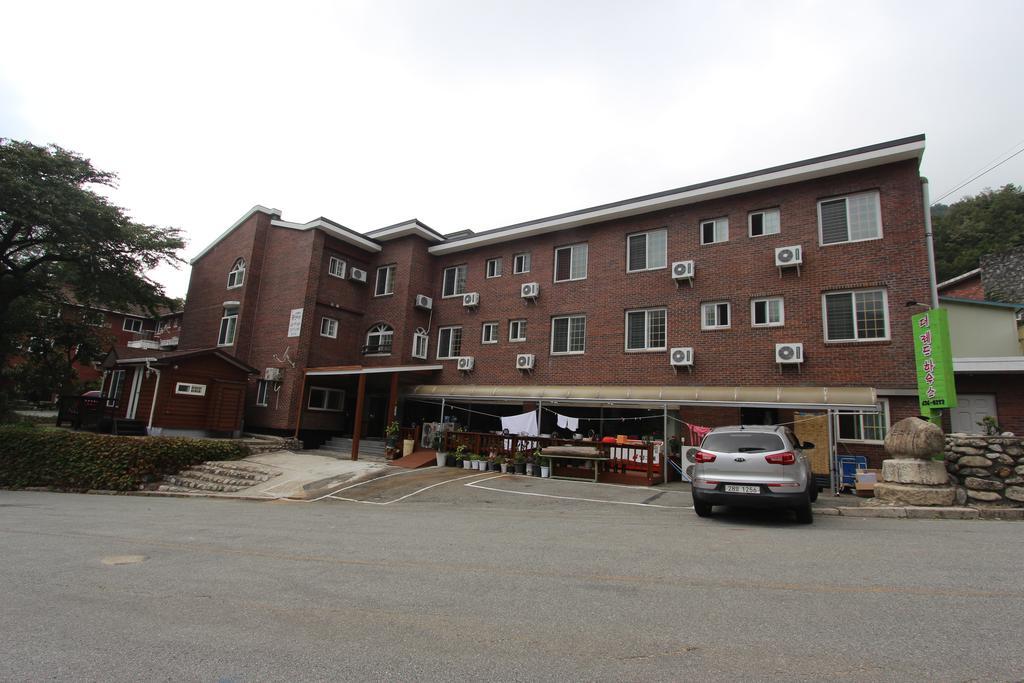 Motel The Red House Sokcho Exterior foto