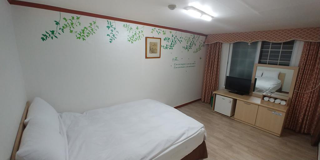 Motel The Red House Sokcho Exterior foto