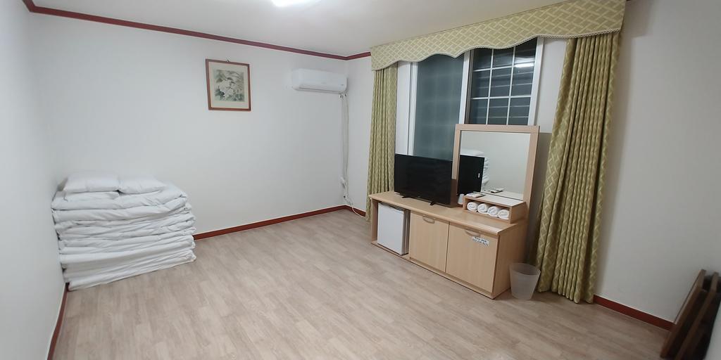 Motel The Red House Sokcho Exterior foto
