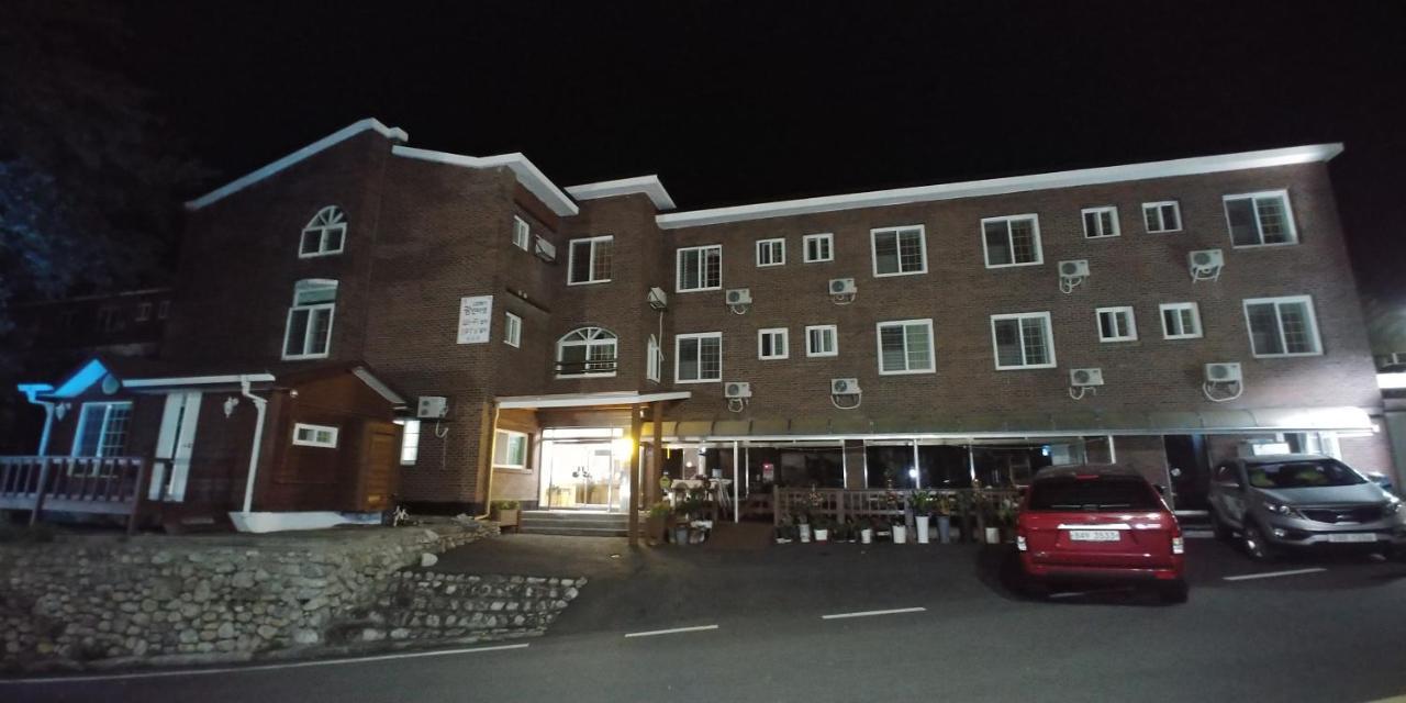 Motel The Red House Sokcho Exterior foto