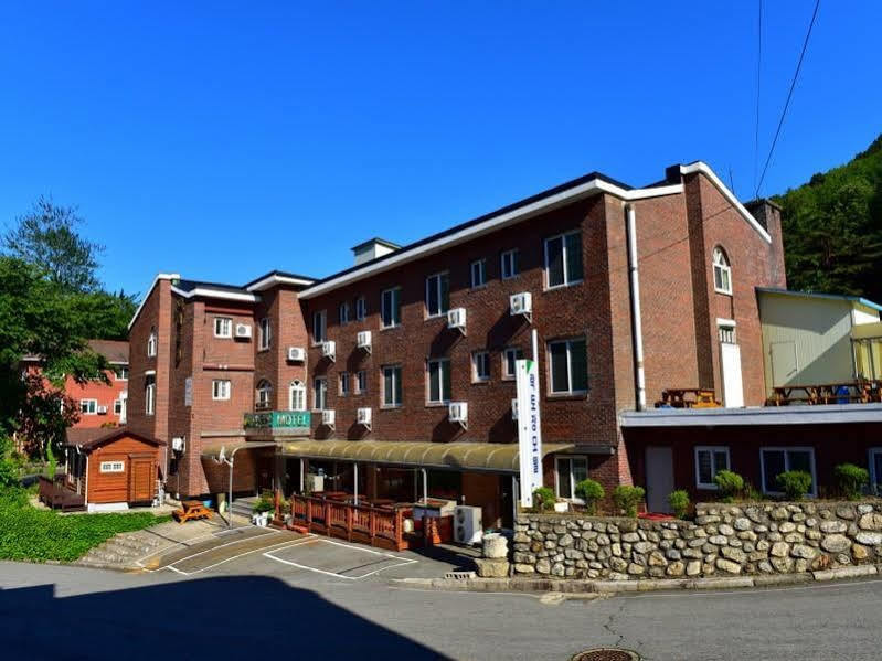 Motel The Red House Sokcho Exterior foto